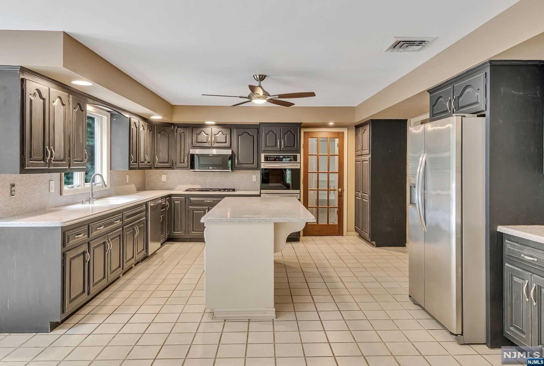 591 Grandview Terrace