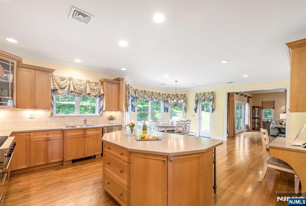21 Winding Way