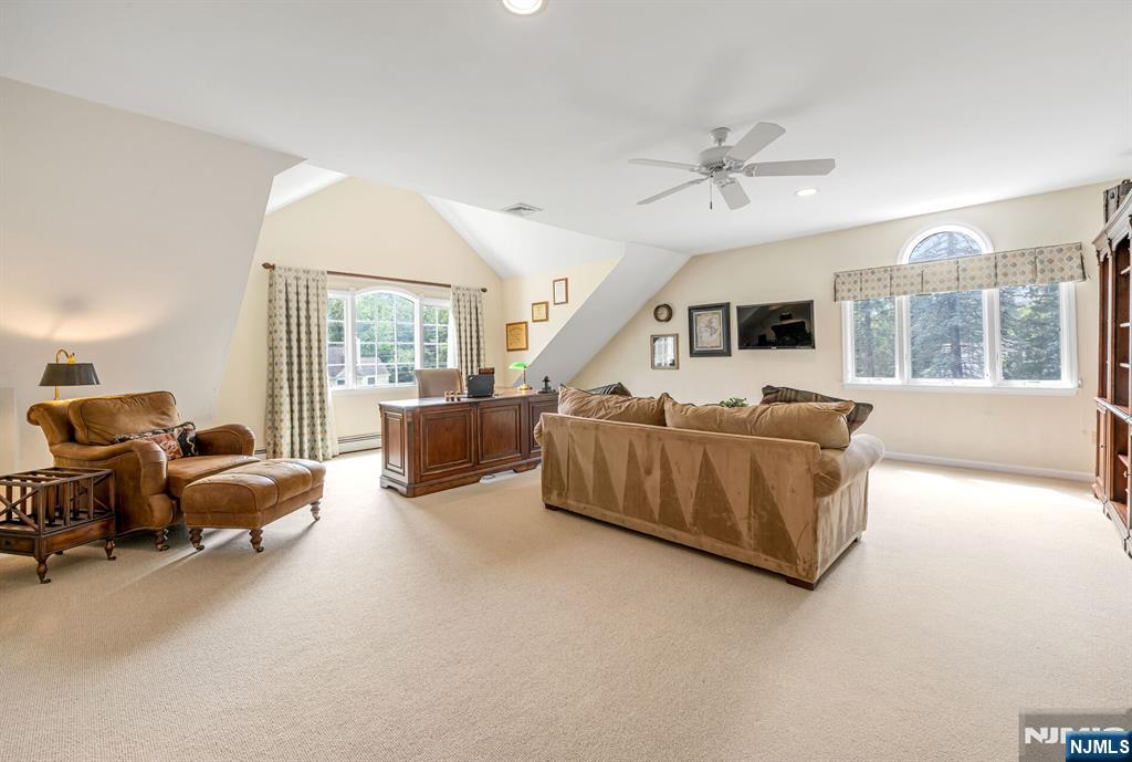 21 Winding Way