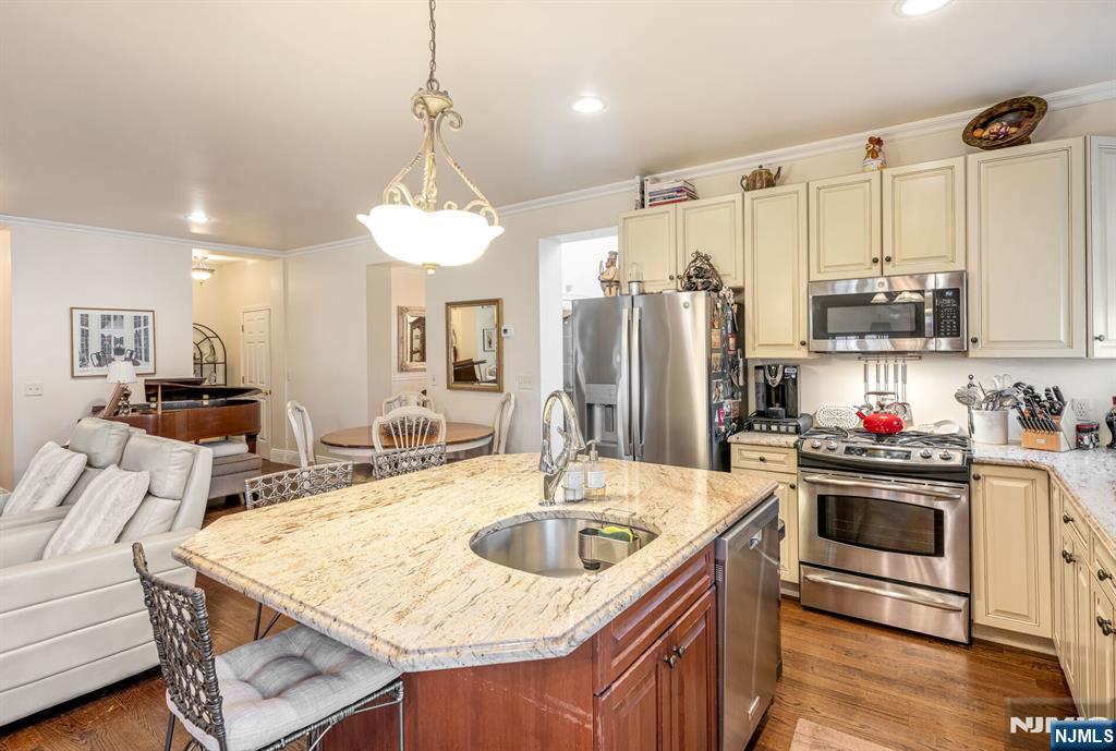 500 Blue Hill Terrace