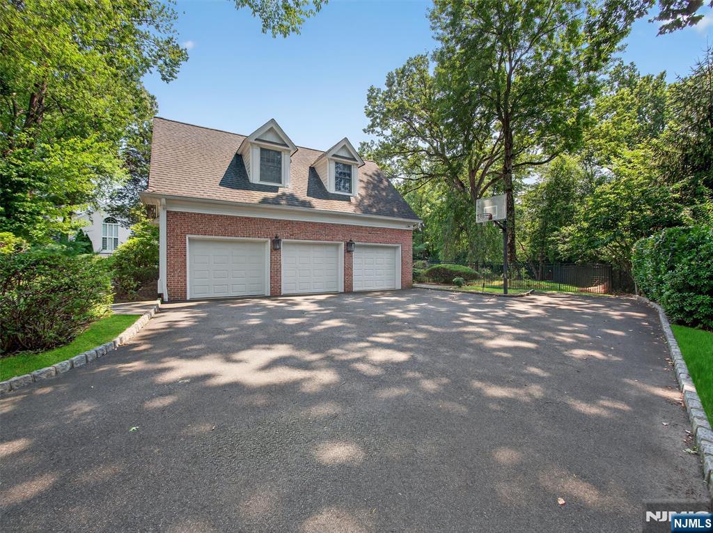 505 Ivy Lane