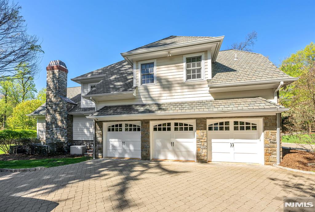 268 Woodside Avenue