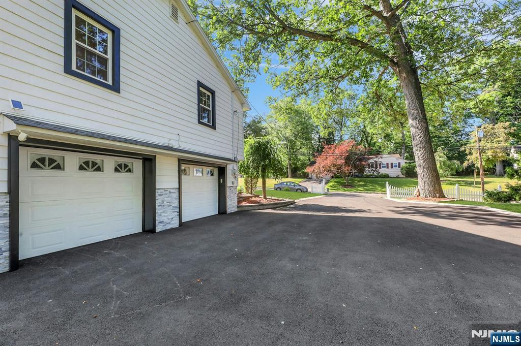 11 Rande Drive