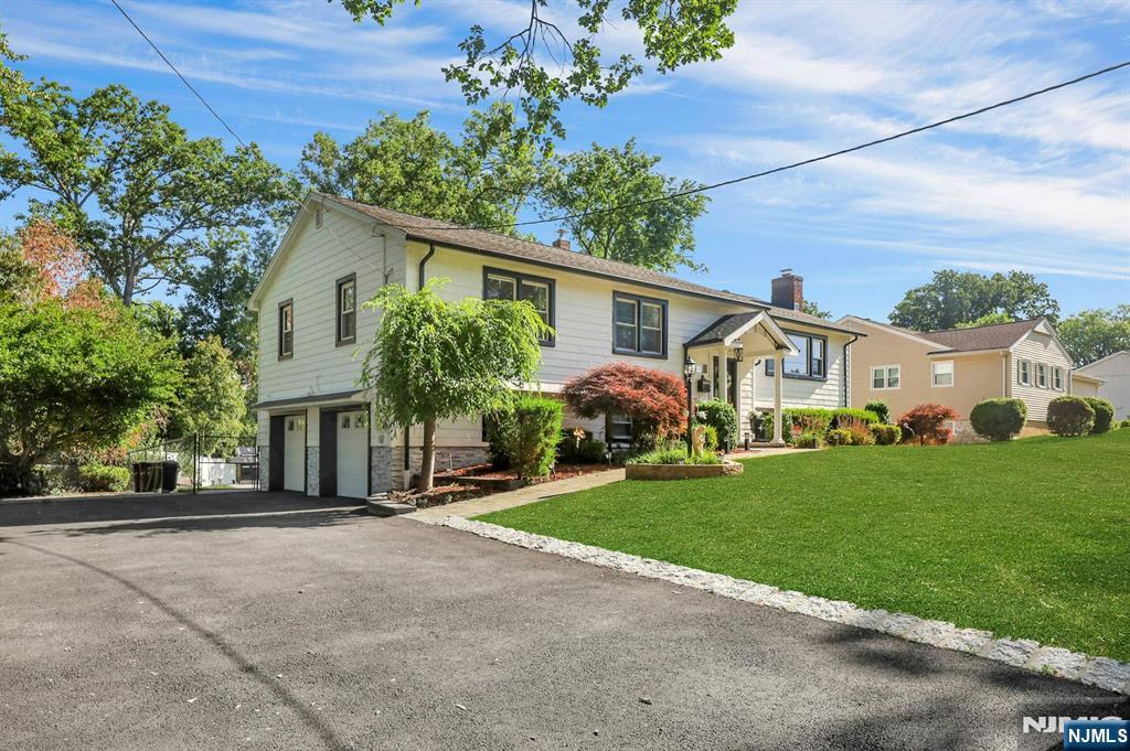 11 Rande Drive