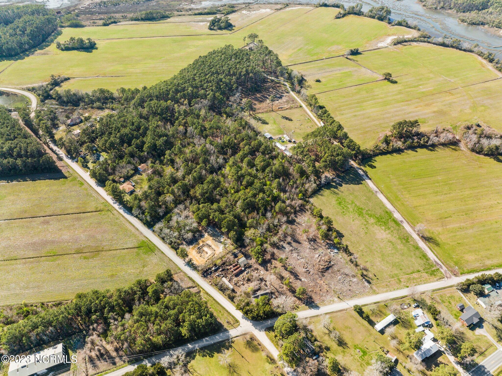 825 Russells Creek Road