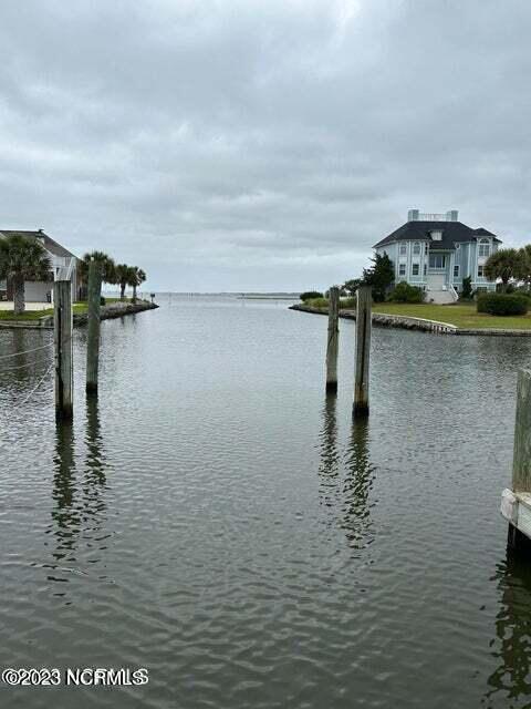 409 Island Drive Slip 8