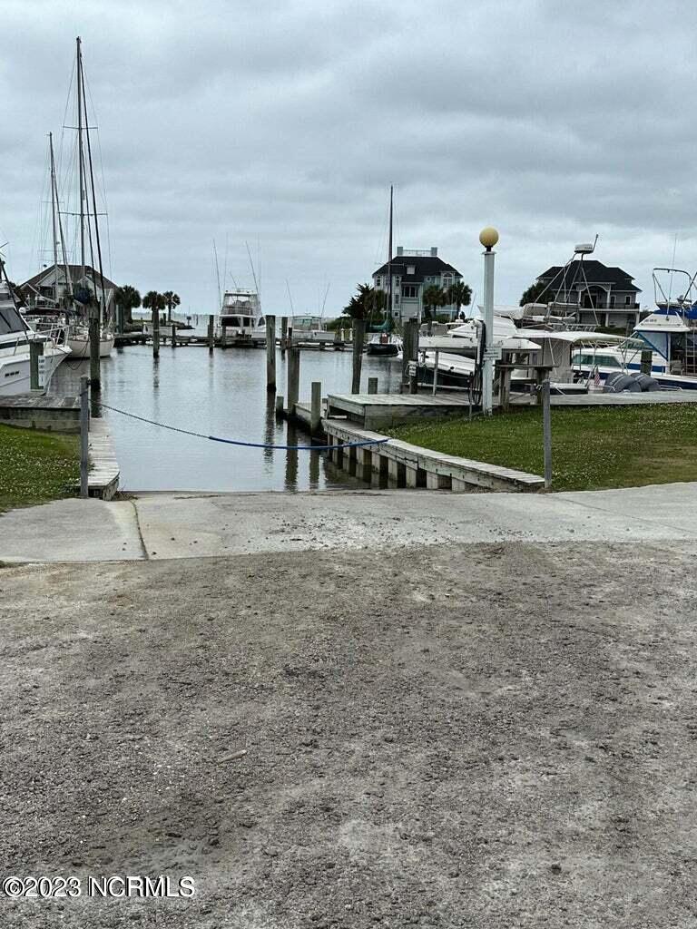 409 Island Drive Slip 8