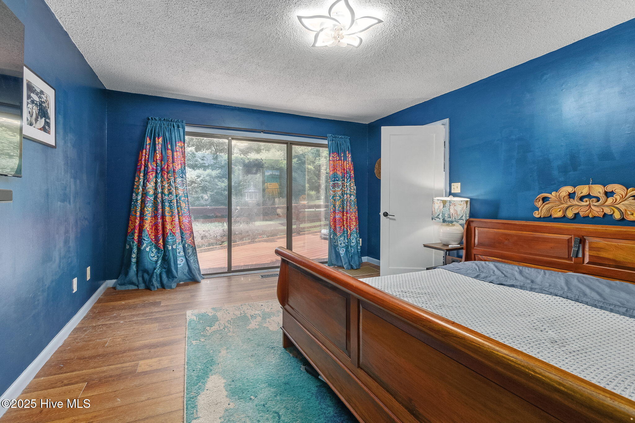 23 Creekside Woods Drive
