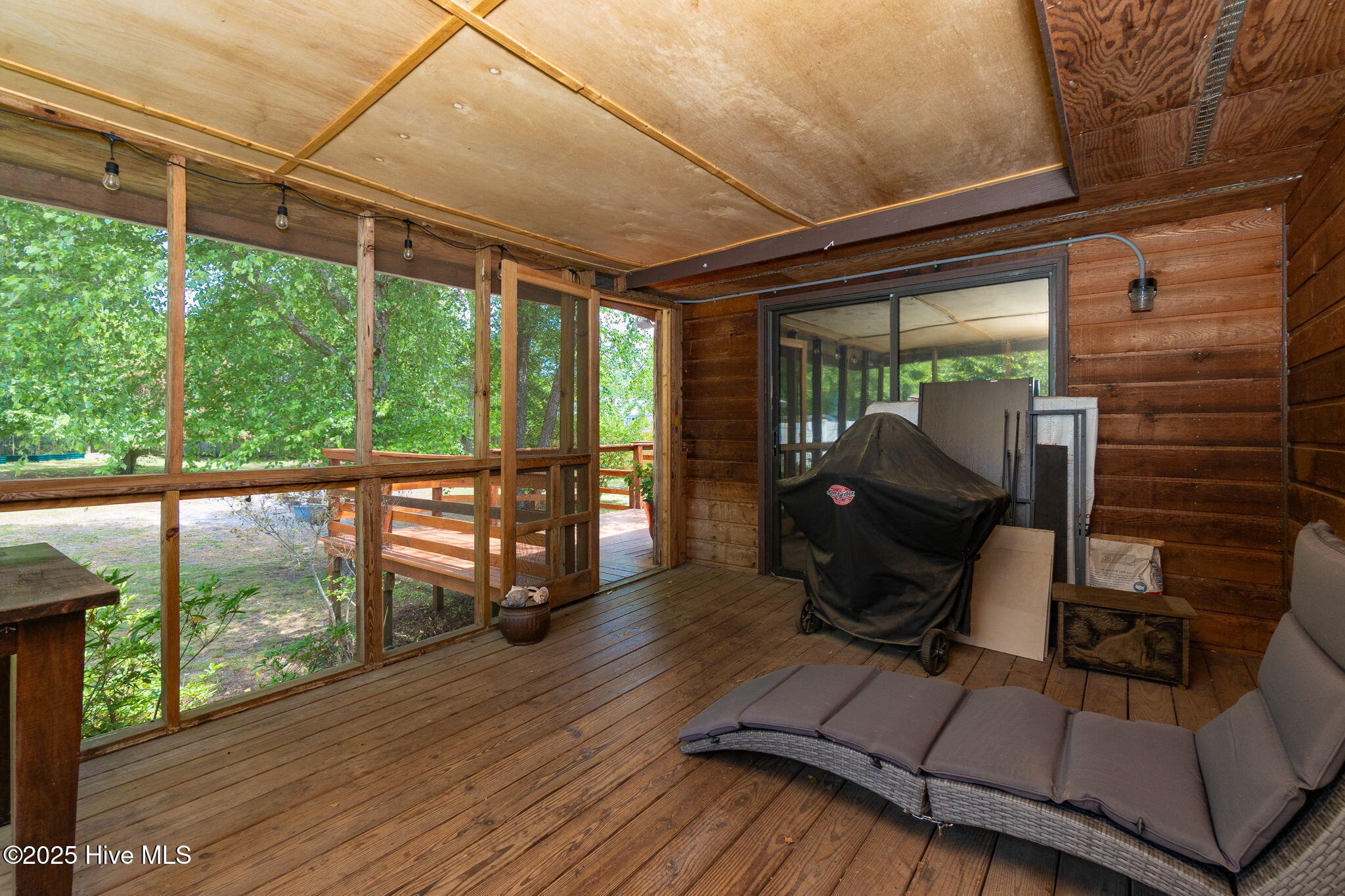 23 Creekside Woods Drive