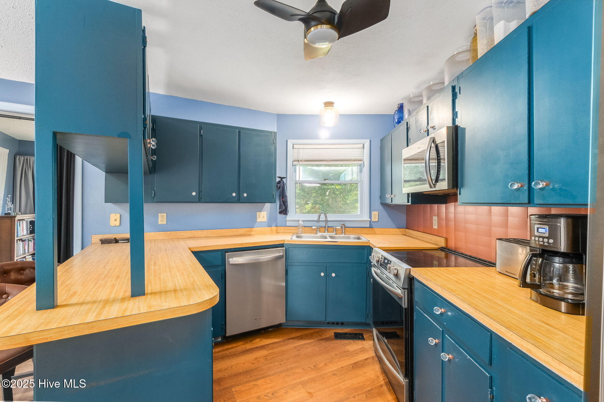 23 Creekside Woods Drive