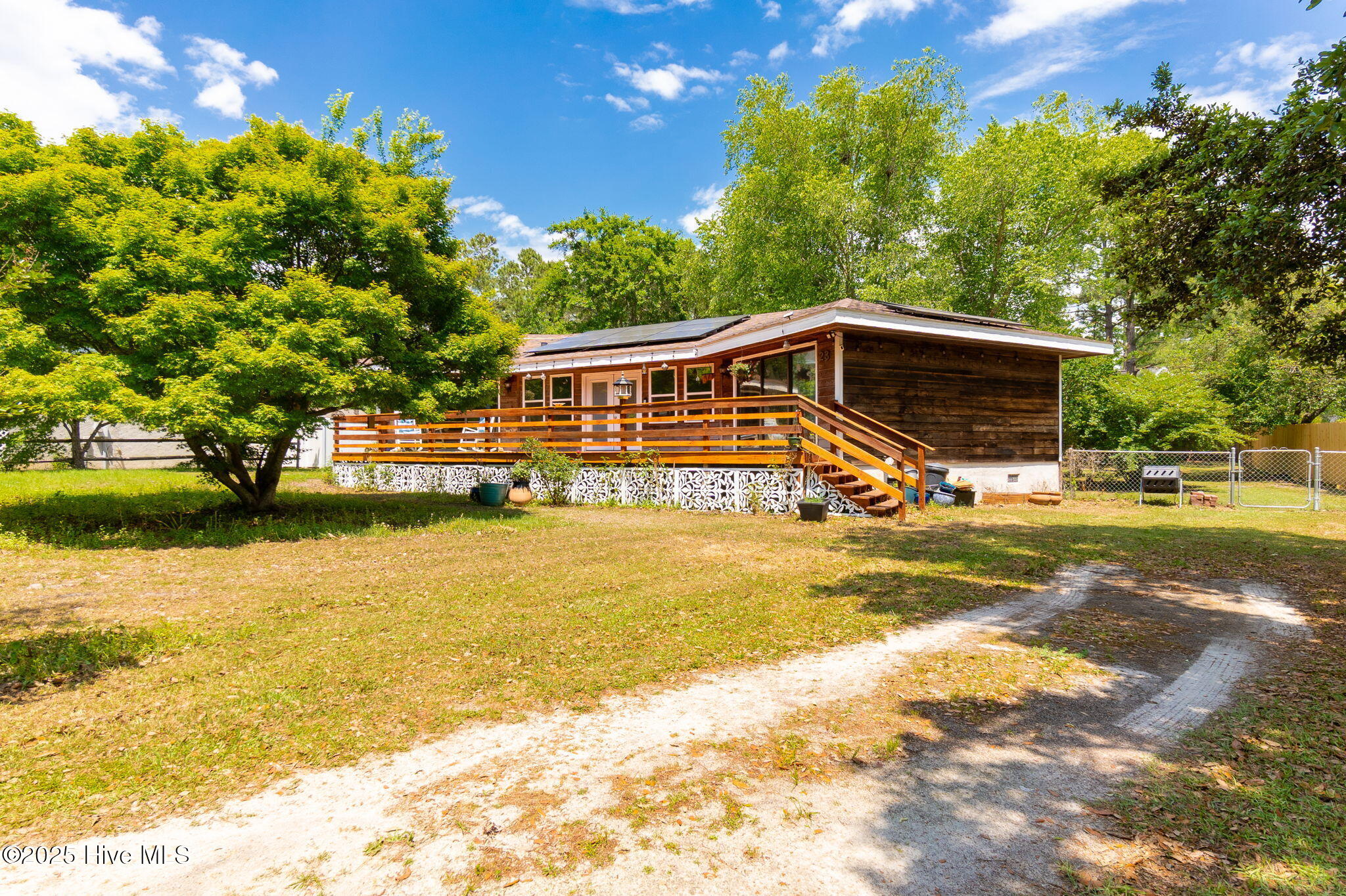 23 Creekside Woods Drive