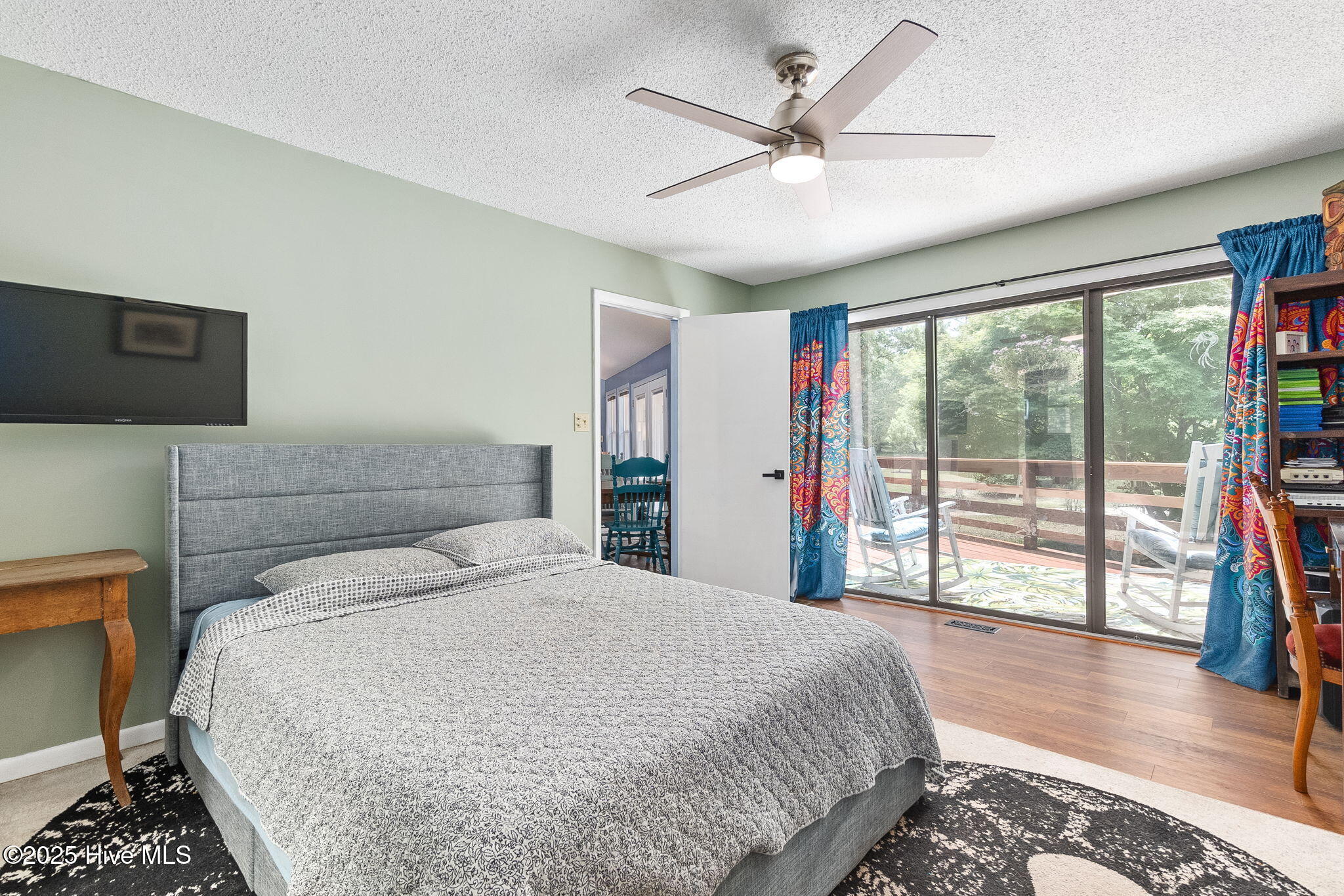 23 Creekside Woods Drive