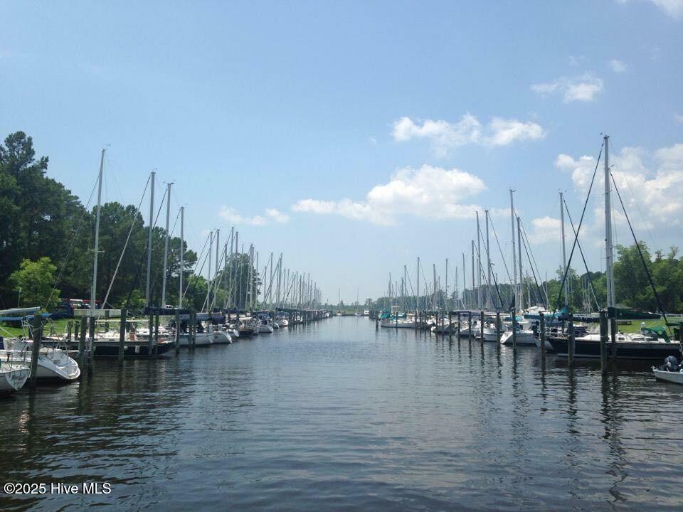 Slip 31 Pecan Grove Marina