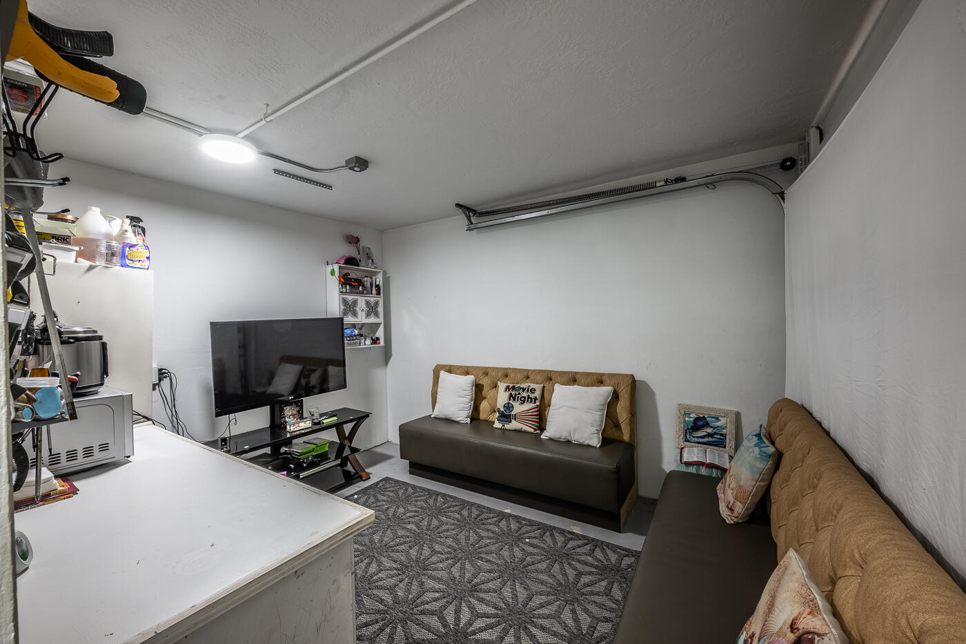 100 Iroquois Drive Unit: 3