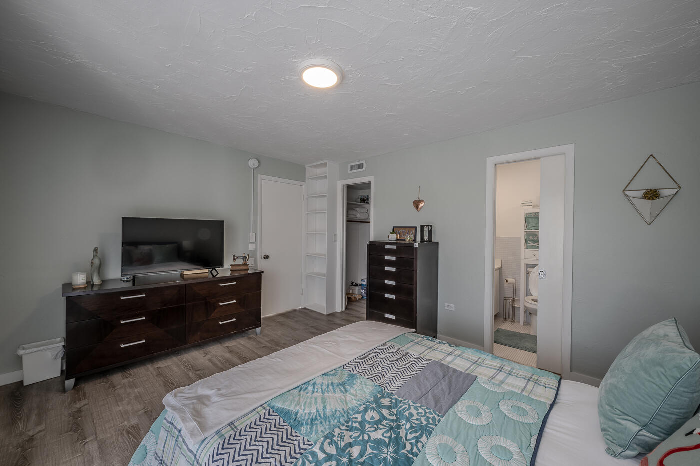 100 Iroquois Drive Unit: 3