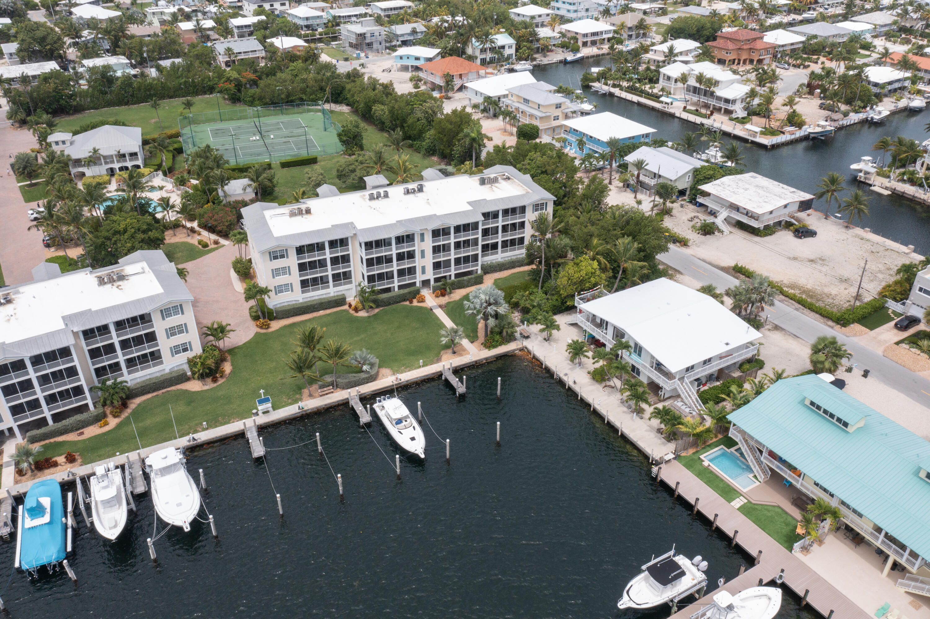 101 Gulfview Drive Unit: 202 & 30' Boat slip