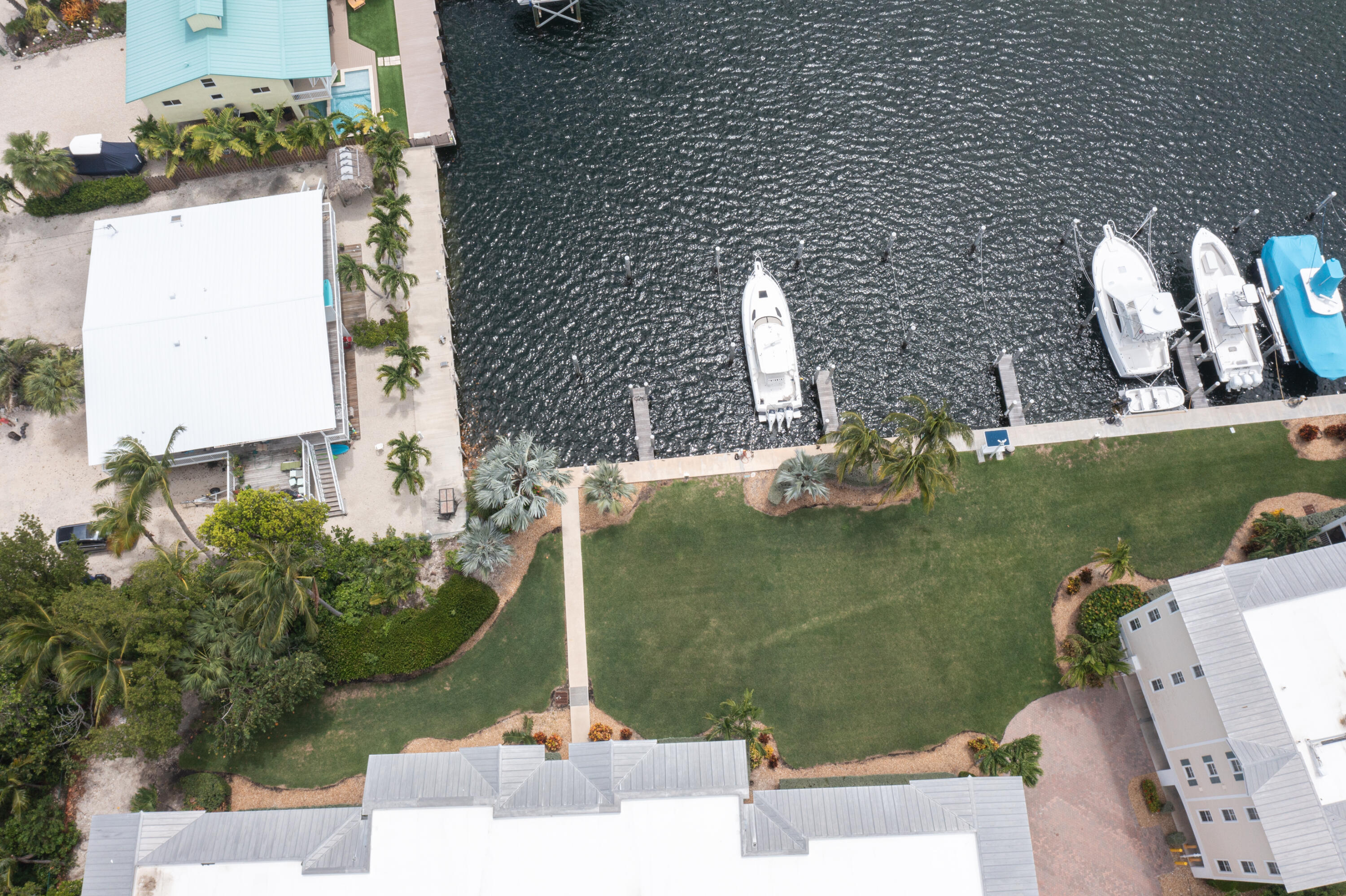 101 Gulfview Drive Unit: 202 & 30' Boat slip