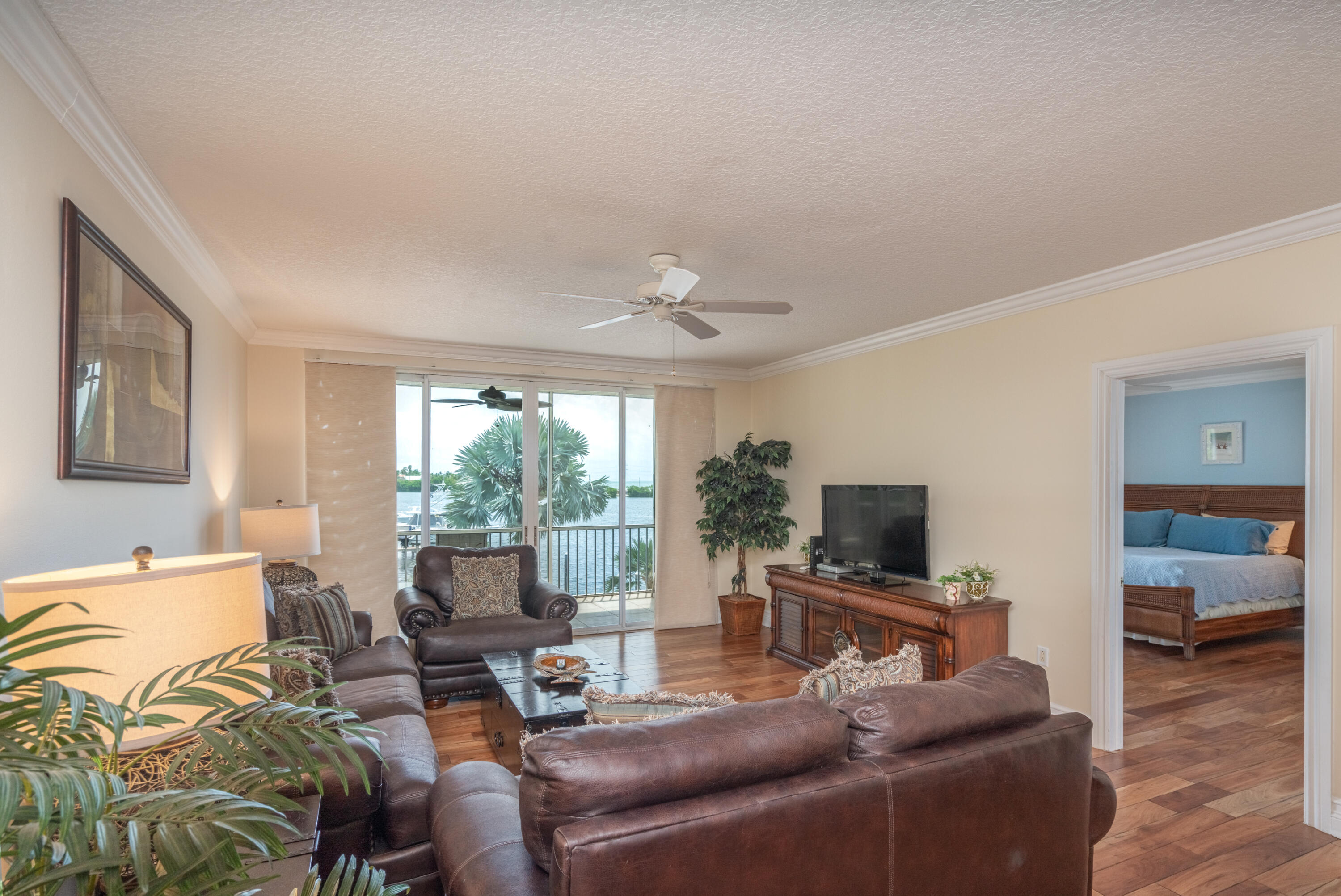 101 Gulfview Drive Unit: 202 & 30' Boat slip