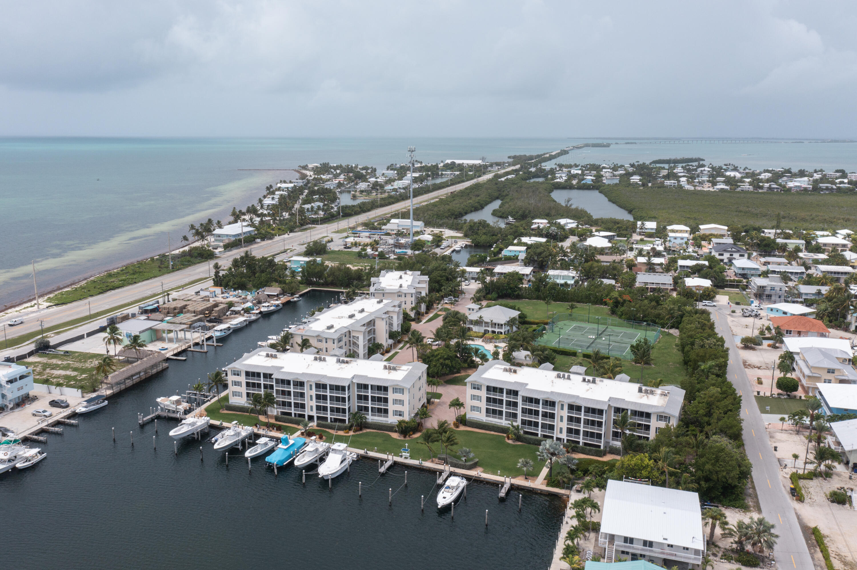 101 Gulfview Drive Unit: 202 & 30' Boat slip