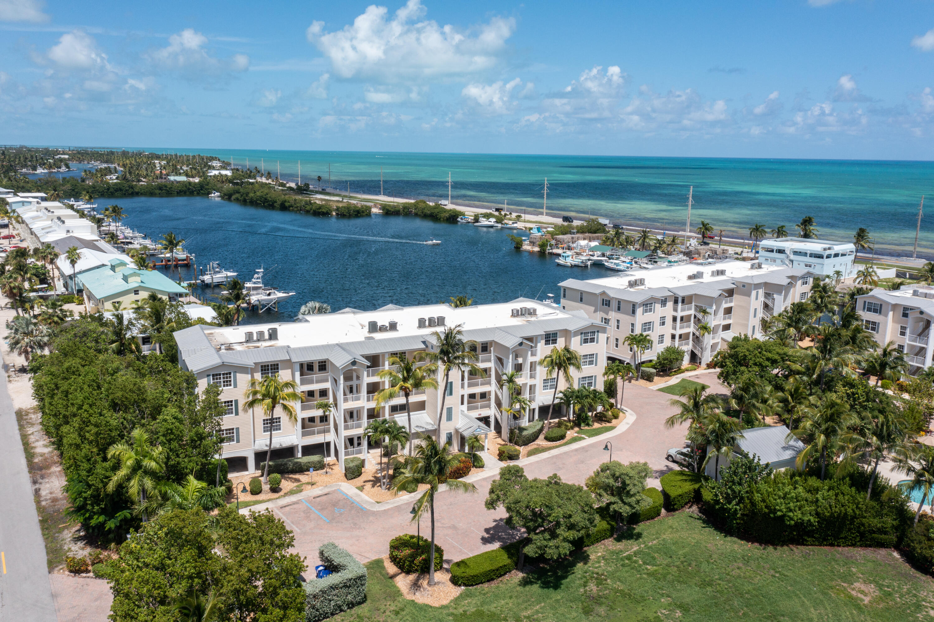 101 Gulfview Drive Unit: 202 & 30' Boat slip