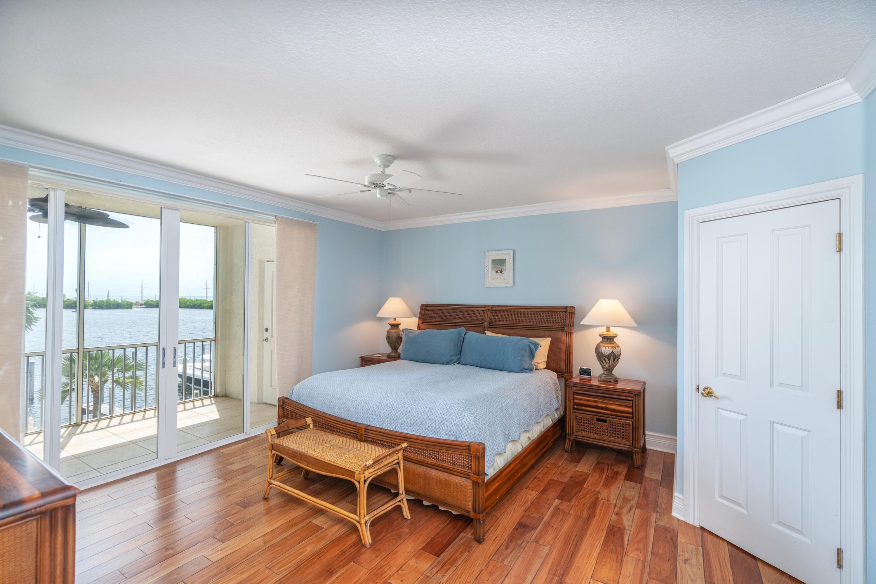 101 Gulfview Drive Unit: 202 & 30' Boat slip
