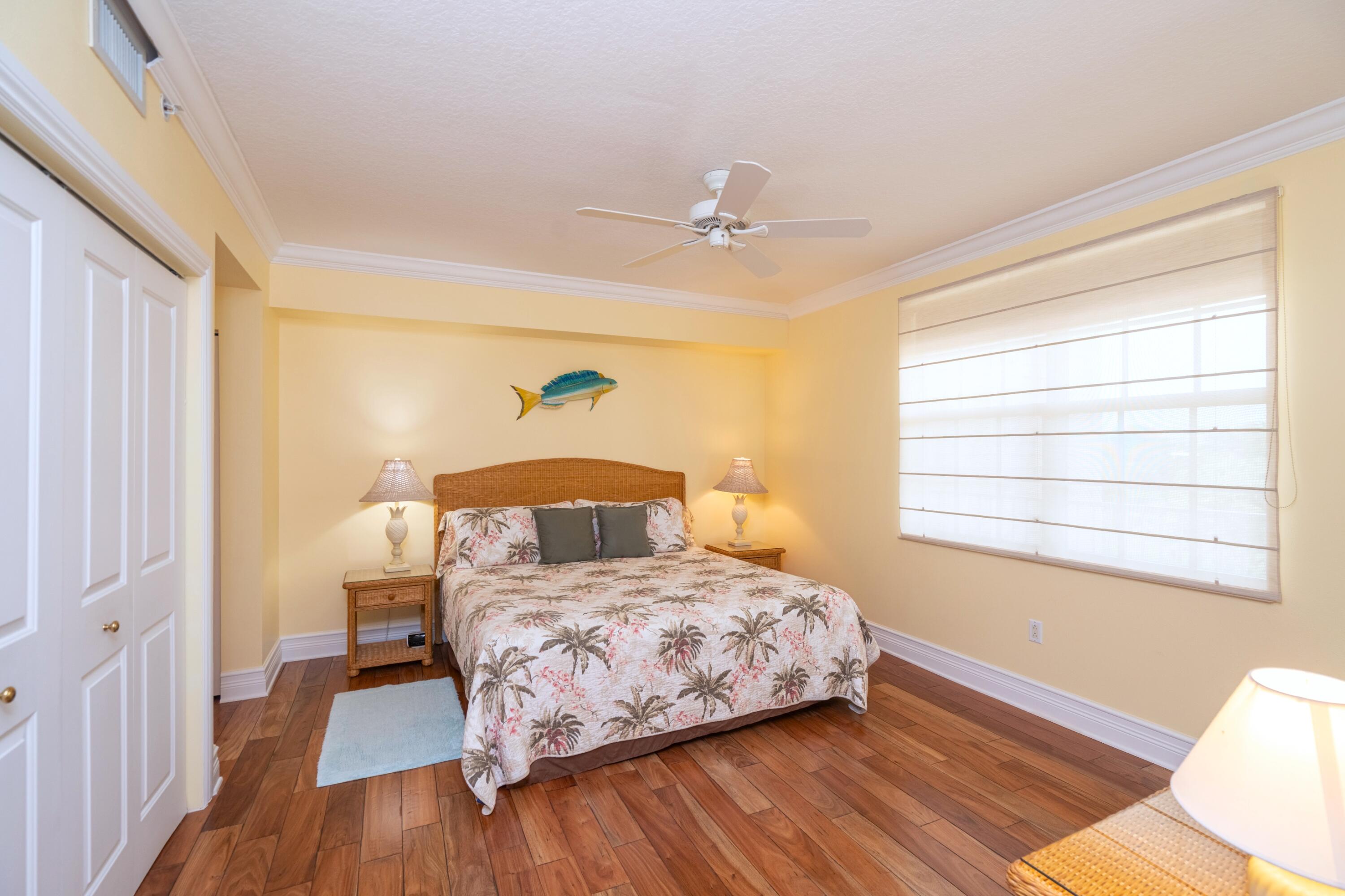 101 Gulfview Drive Unit: 202 & 30' Boat slip