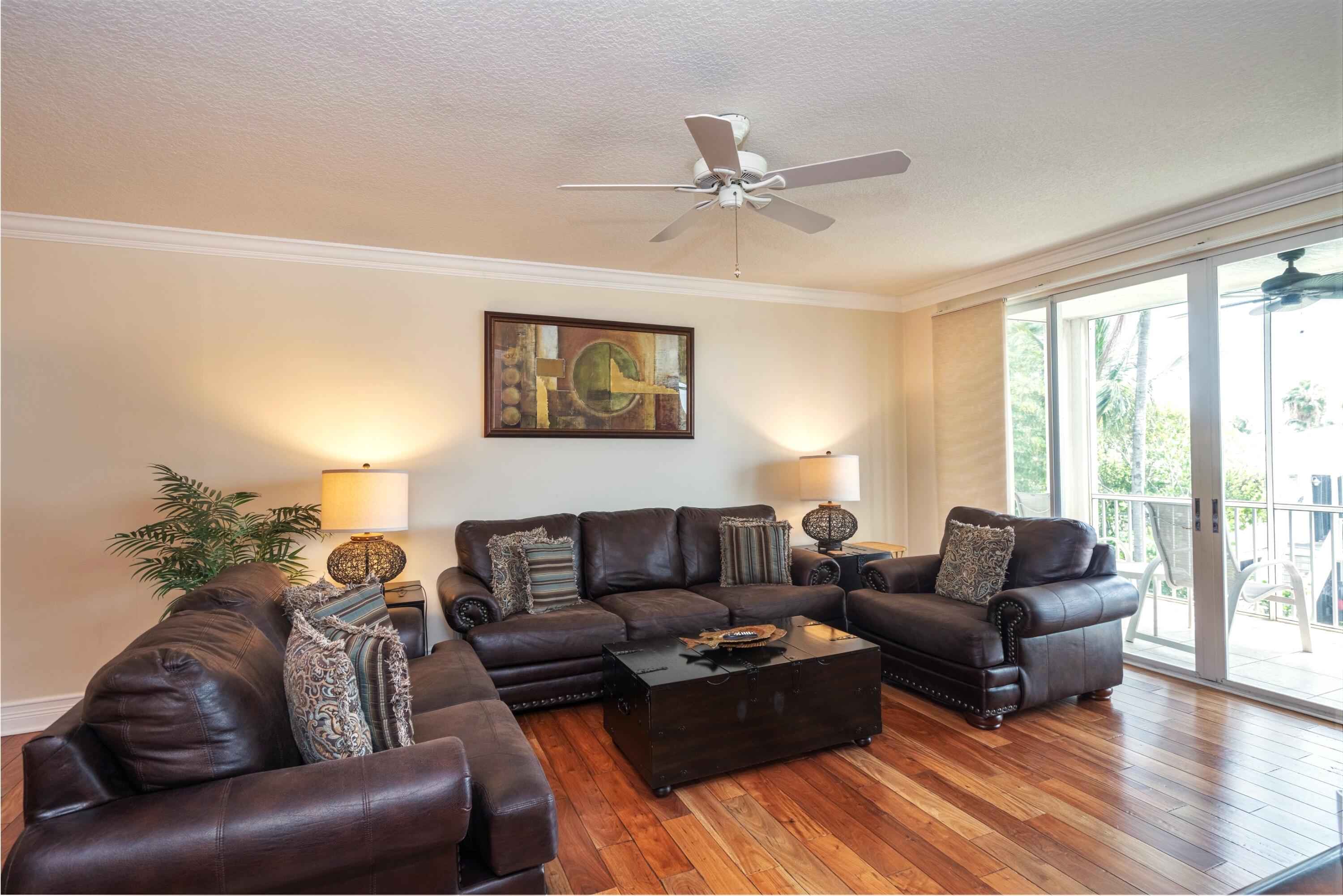 101 Gulfview Drive Unit: 202 & 30' Boat slip