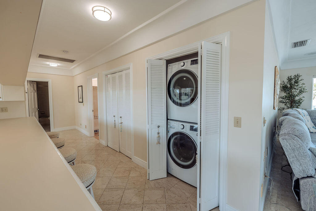 439 Palm Drive Drive