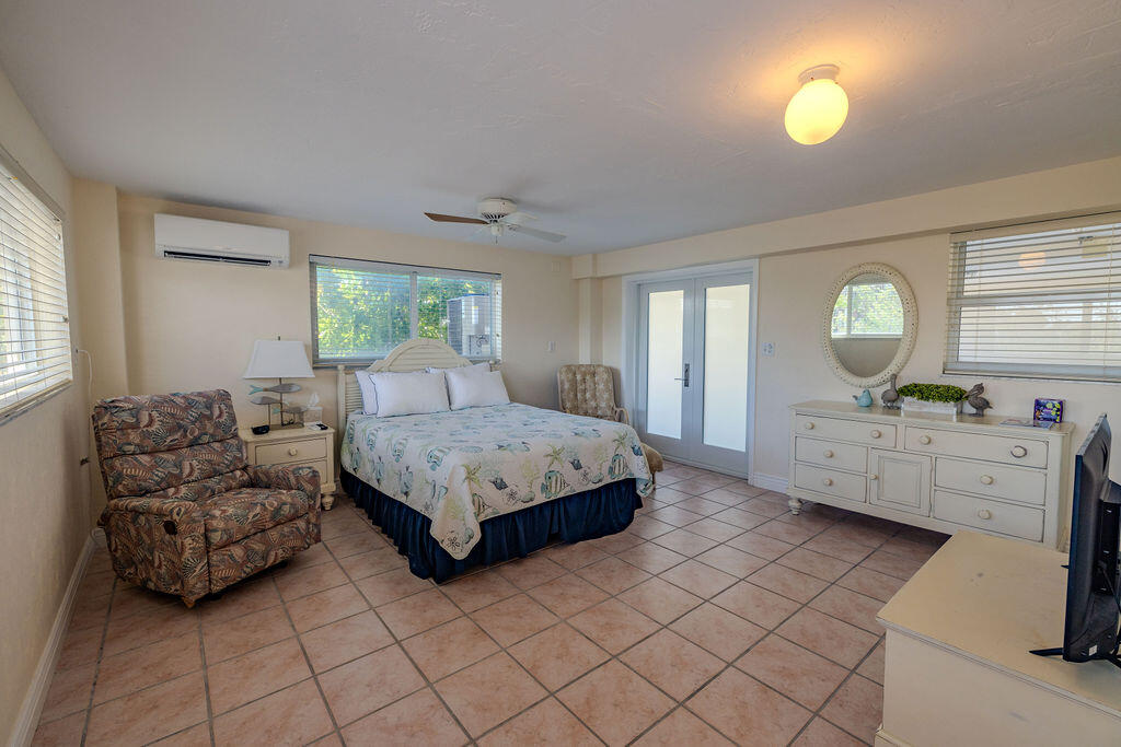 439 Palm Drive Drive