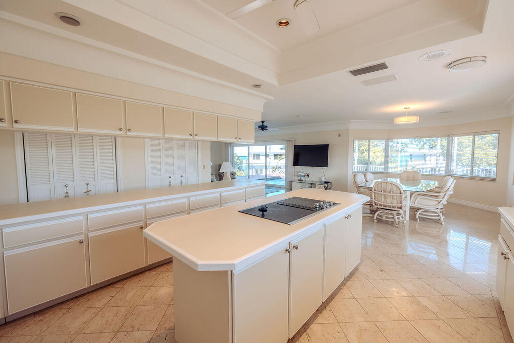 439 Palm Drive Drive