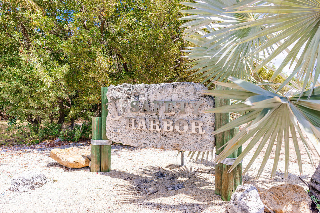 439 Palm Drive Drive