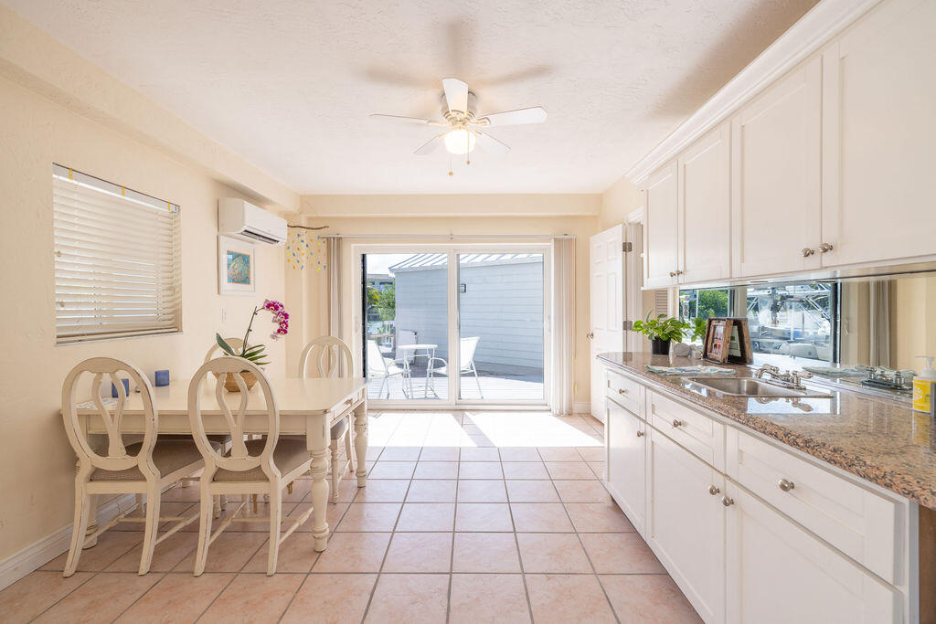 439 Palm Drive Drive