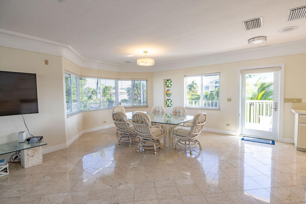 439 Palm Drive Drive