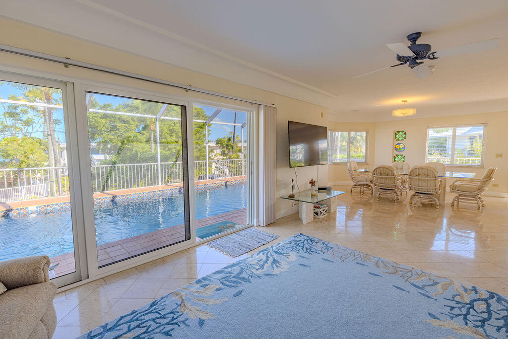 439 Palm Drive Drive