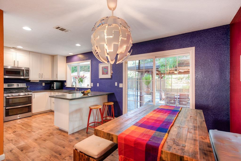 104 Cradle Bar Court