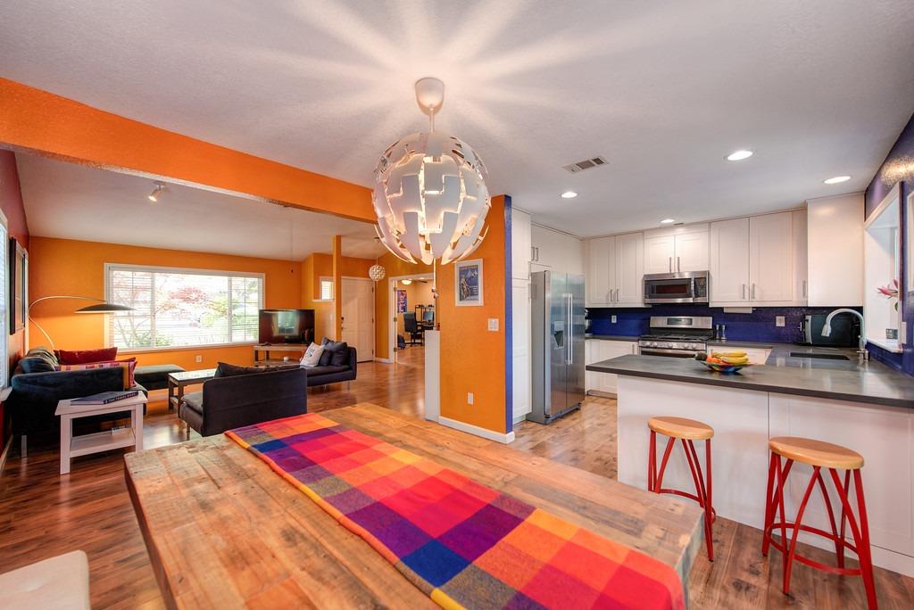 104 Cradle Bar Court