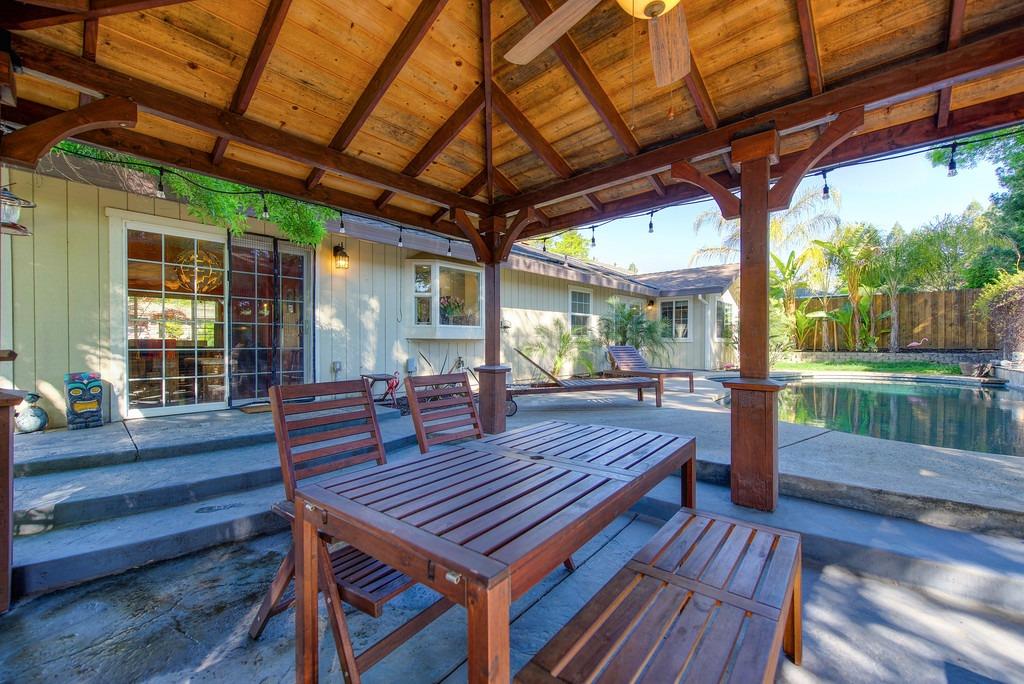 104 Cradle Bar Court