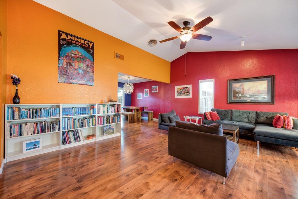 104 Cradle Bar Court