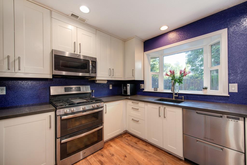 104 Cradle Bar Court