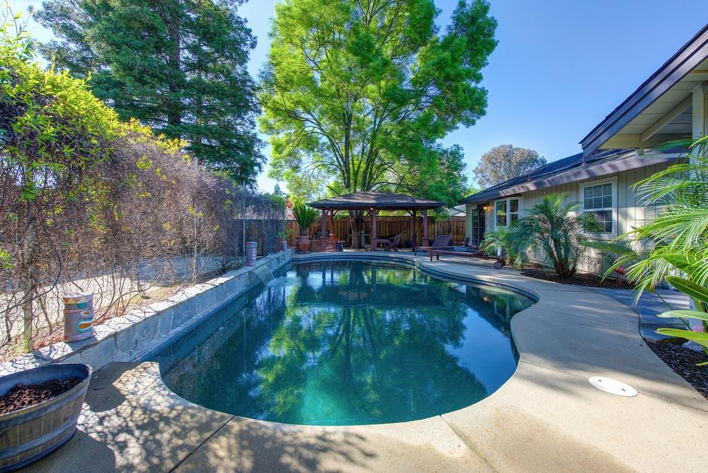 104 Cradle Bar Court