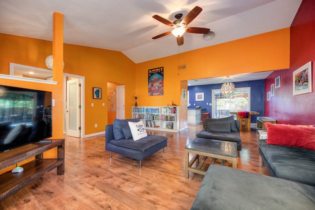 104 Cradle Bar Court