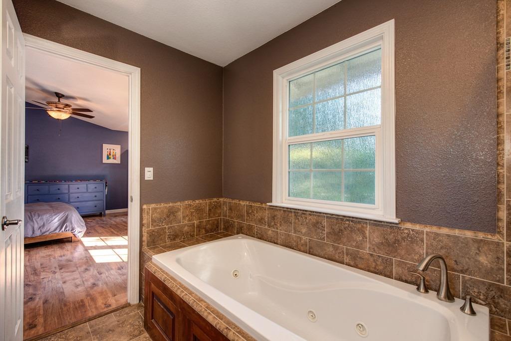 104 Cradle Bar Court