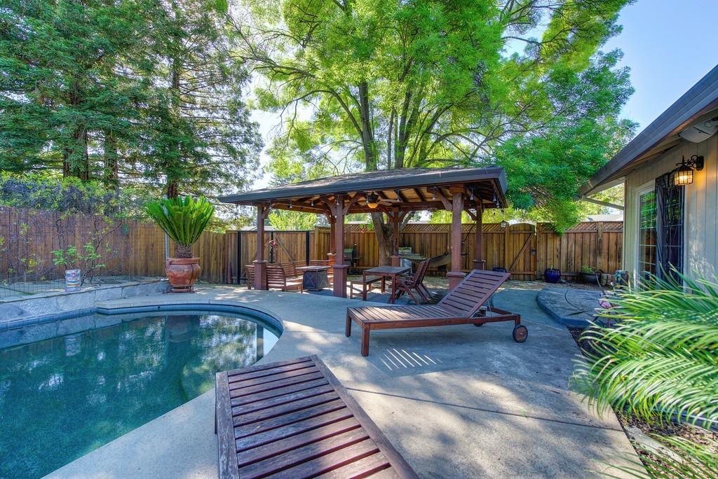 104 Cradle Bar Court