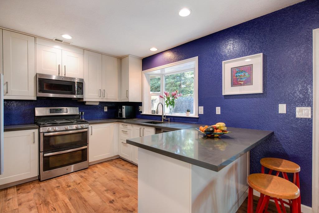 104 Cradle Bar Court