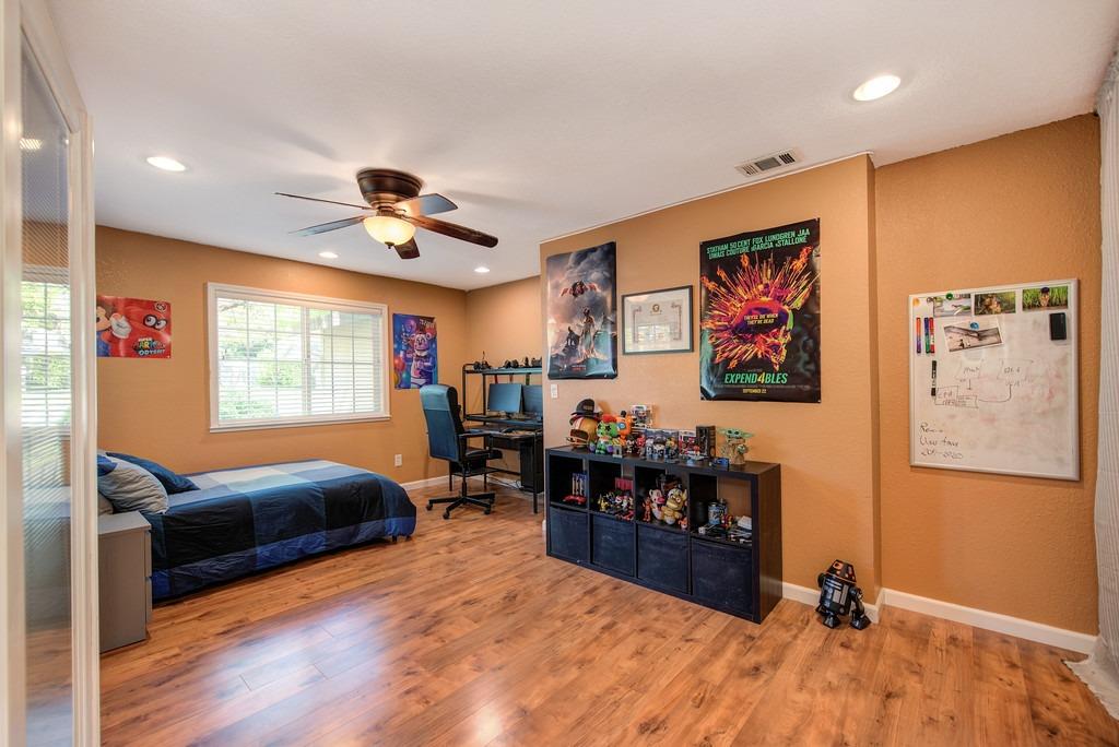 104 Cradle Bar Court