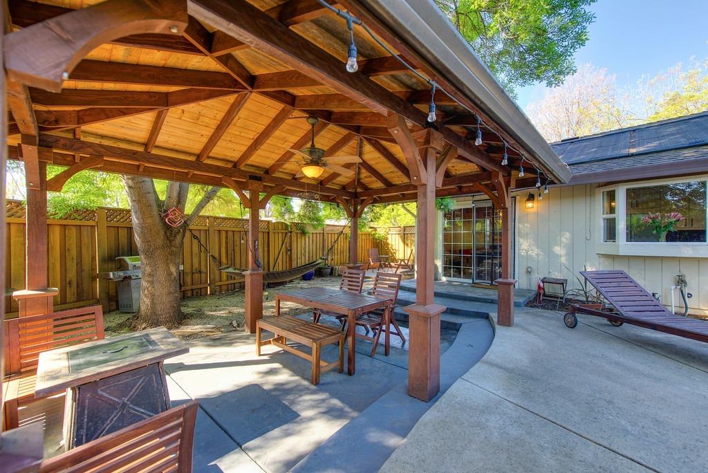 104 Cradle Bar Court