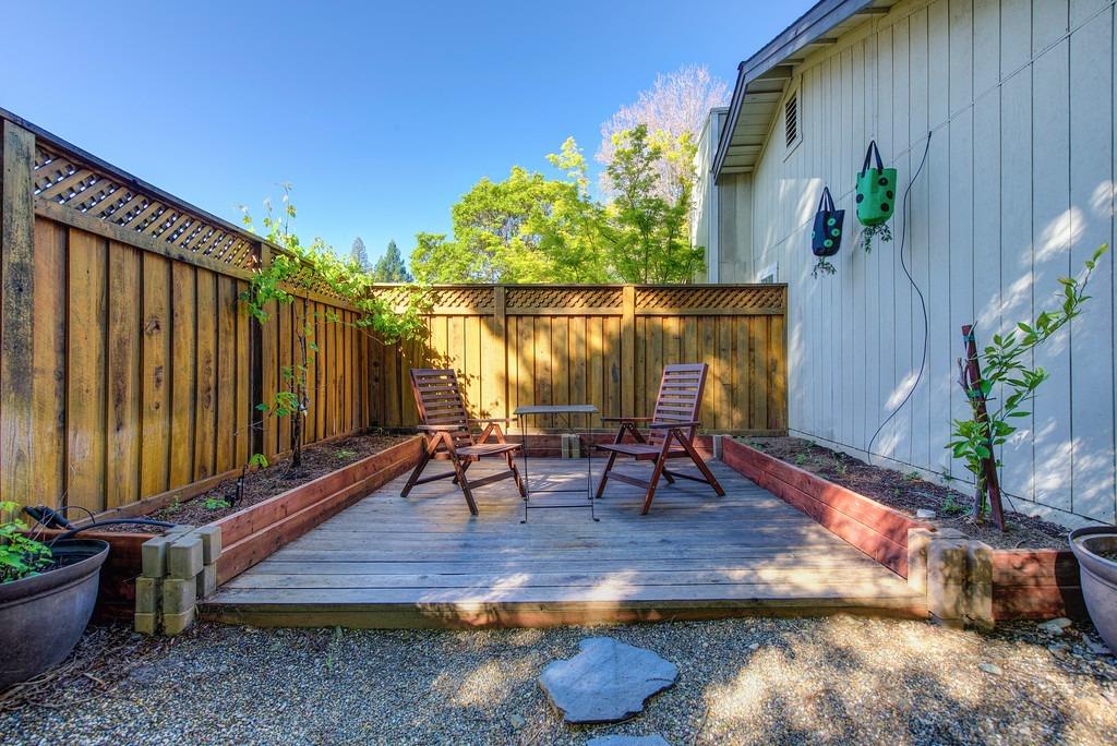 104 Cradle Bar Court