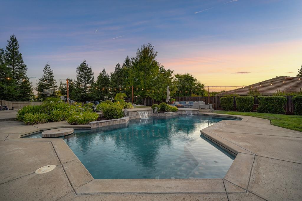 1669 Gallinger Court