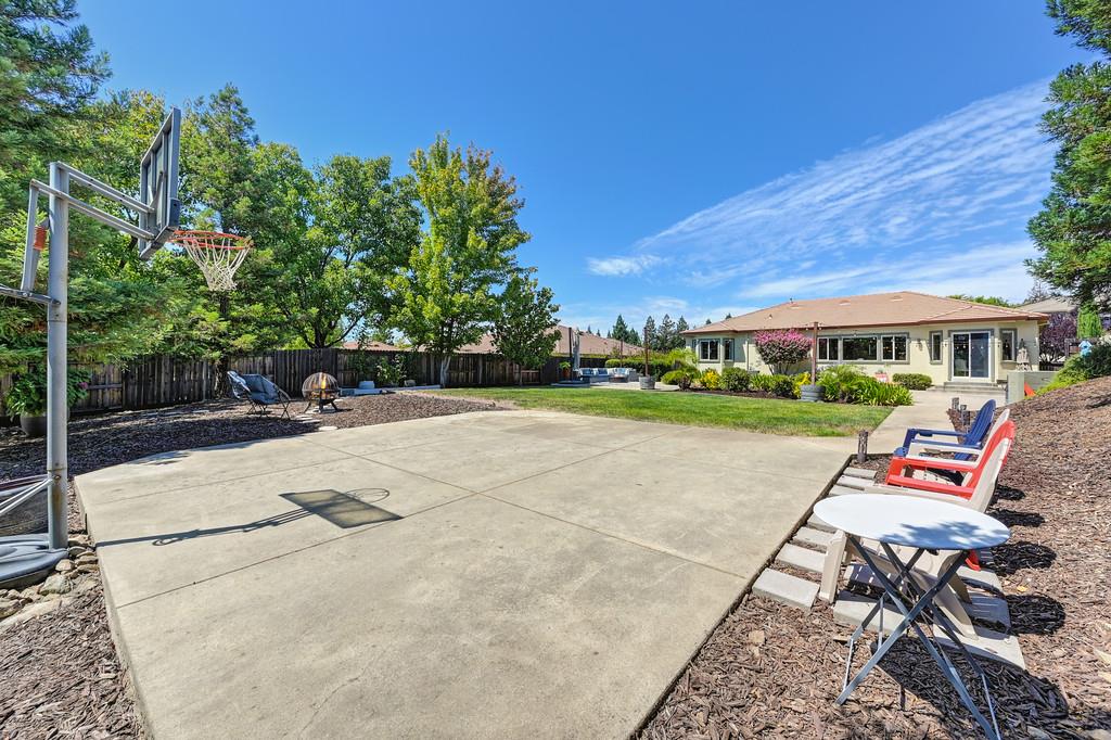 1669 Gallinger Court