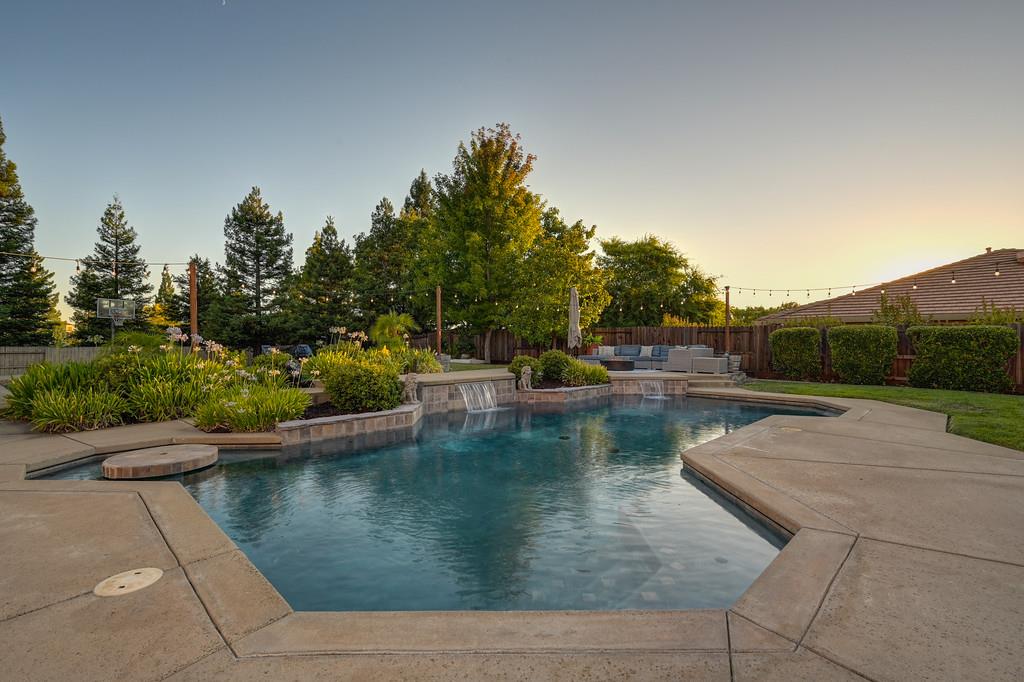 1669 Gallinger Court